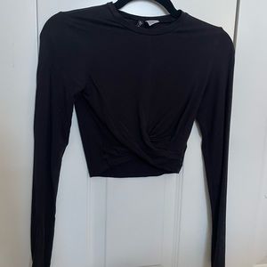 Black long sleeve crop